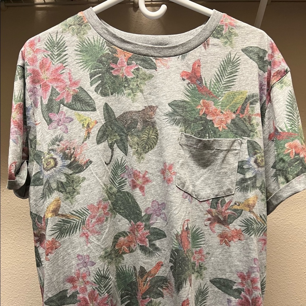 floral tshirt